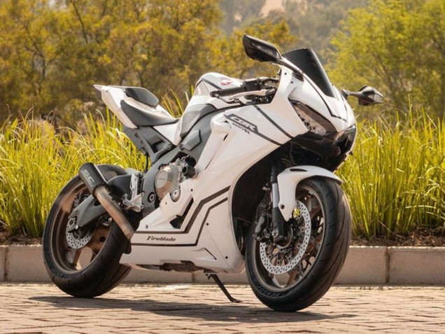 Mejores Carenados Moto Honda CBR1000RR 2017-2023 - Blanco Negro Raya Fireblade